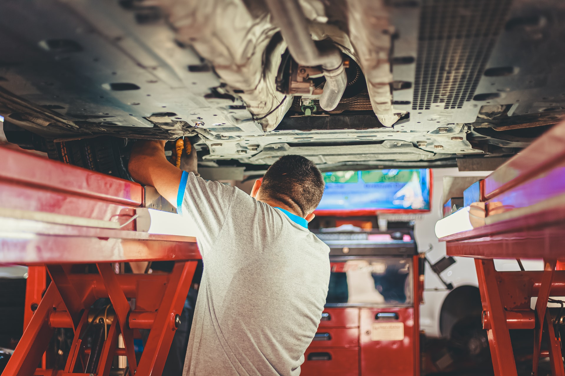 Car Repairs- Choosing An Ideal One And Find Out The Benefits Of Regular Car Repair