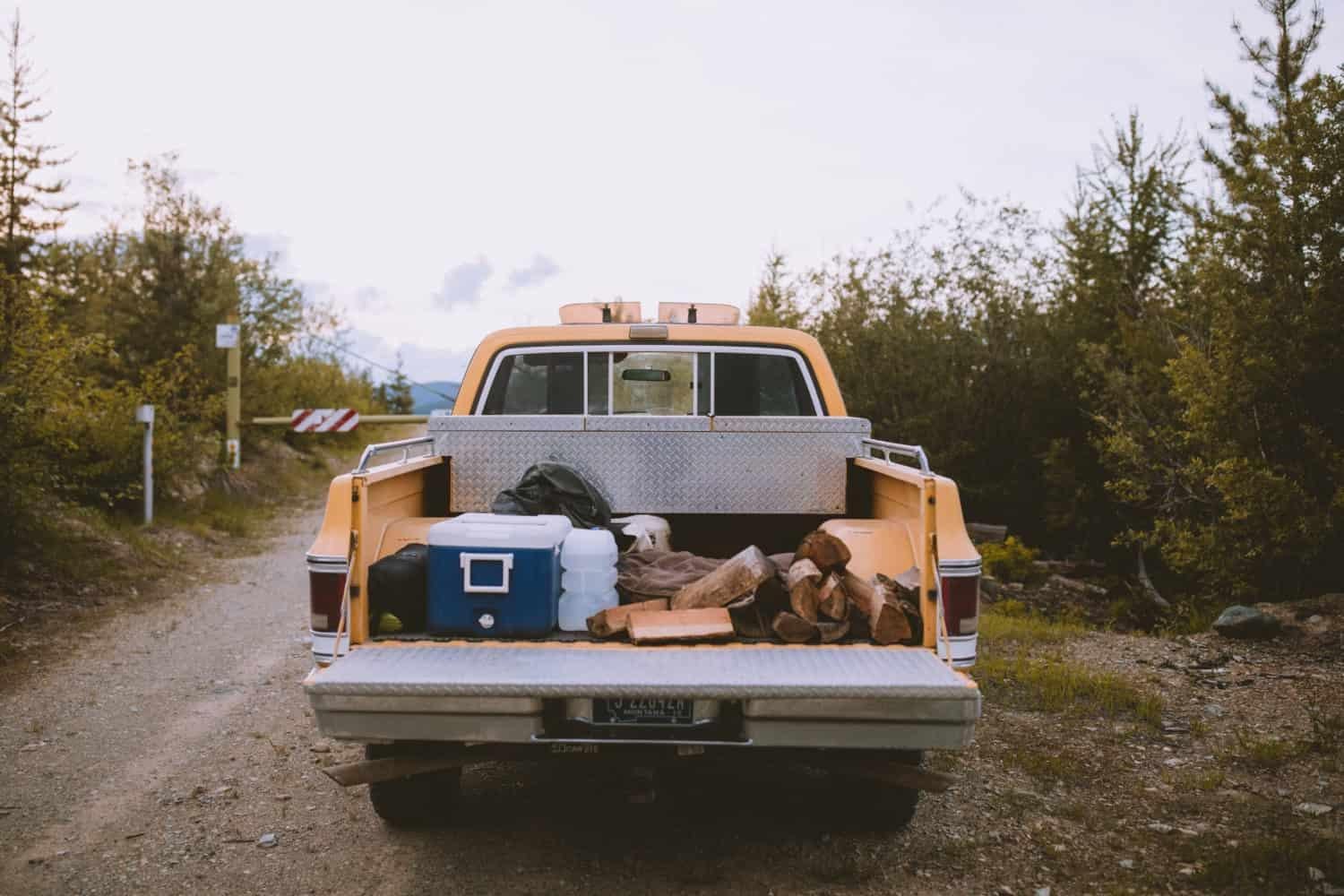 12 Essentials You Should Keep in Your Car