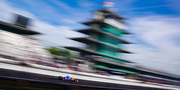 Dixon Reaches 233, Rossi Tops among Solo Drivers on Fast Friday