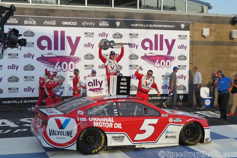Larson wins an eventful inaugural Cup event at Nashville