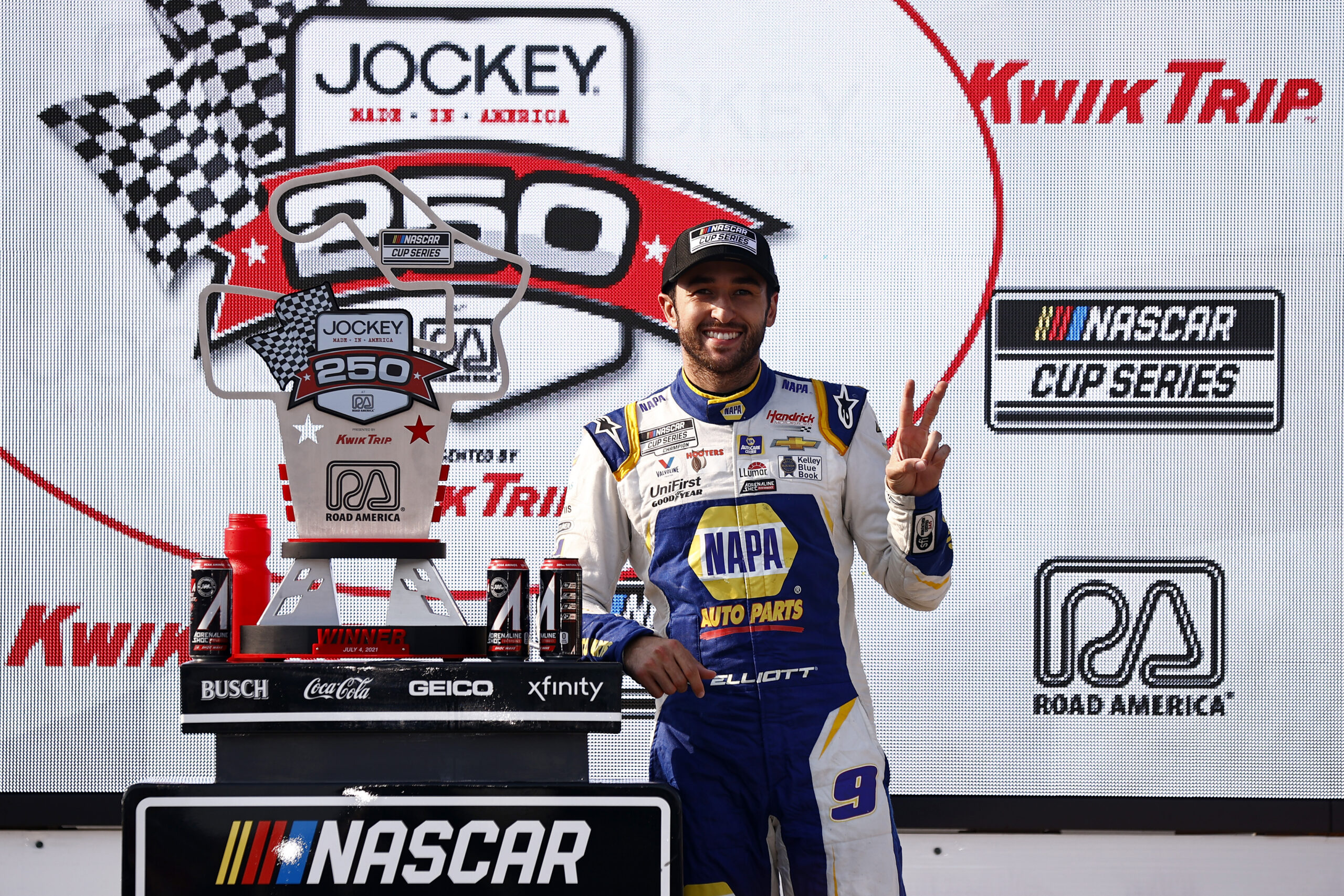 Elliott extends road course dominance with a win at Road America