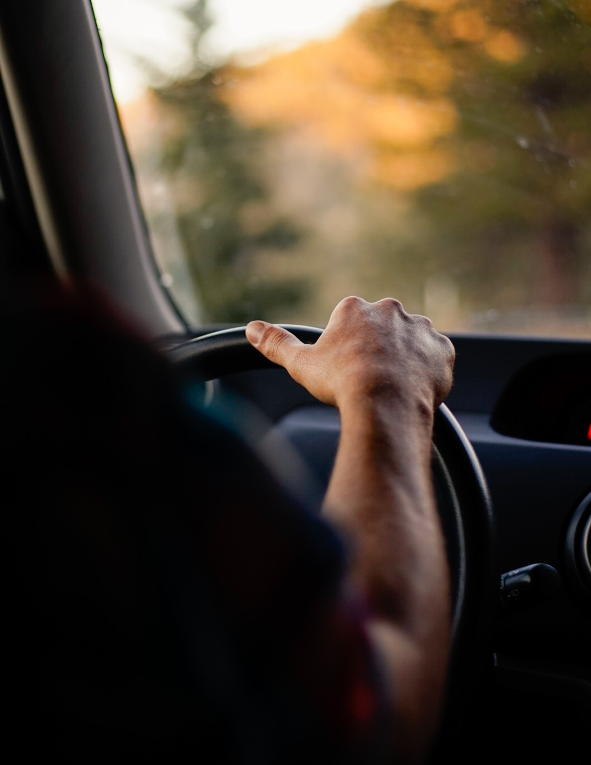 5 Ways to Reduce Distractions While You’re Driving