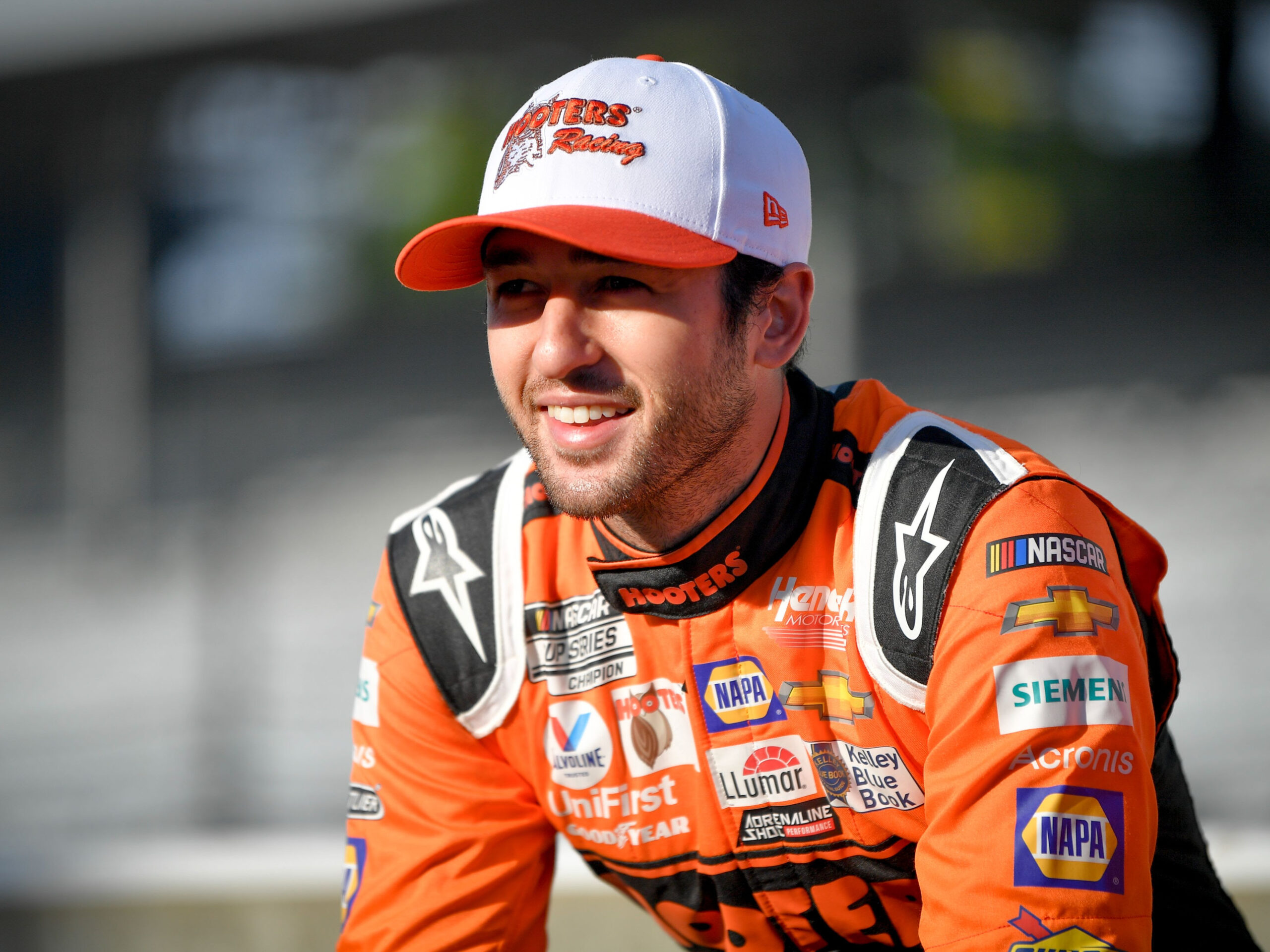 Hooters extends sponsorship of Chase Elliott for three more seasons