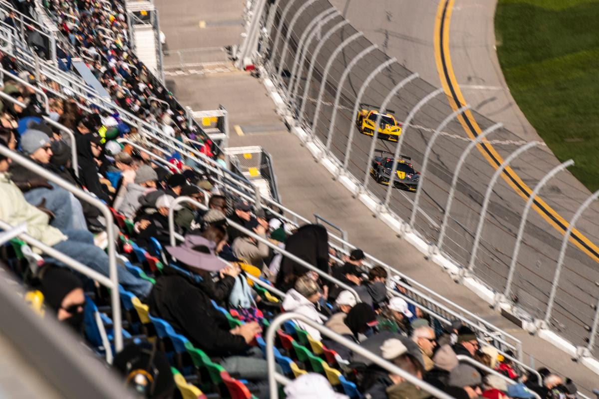 CORVETTE RACING AT DAYTONA: Tough Debut in GTD PRO