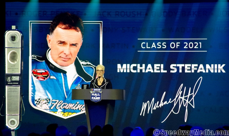 NASCAR Hall of Fame honors 2021 inductees Dale Earnhart Jr., Red Farmer and Mike Stefanik