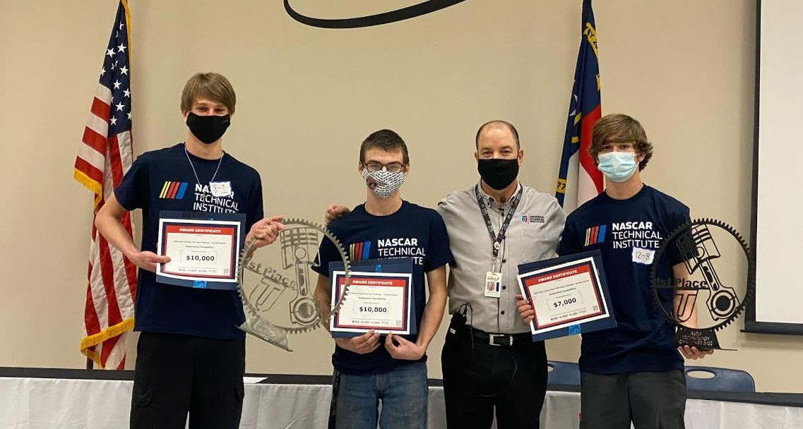 $74,000 in Universal Technical Institute Grants Awarded to High School Students During Top Tech and Auto Tech Challenges