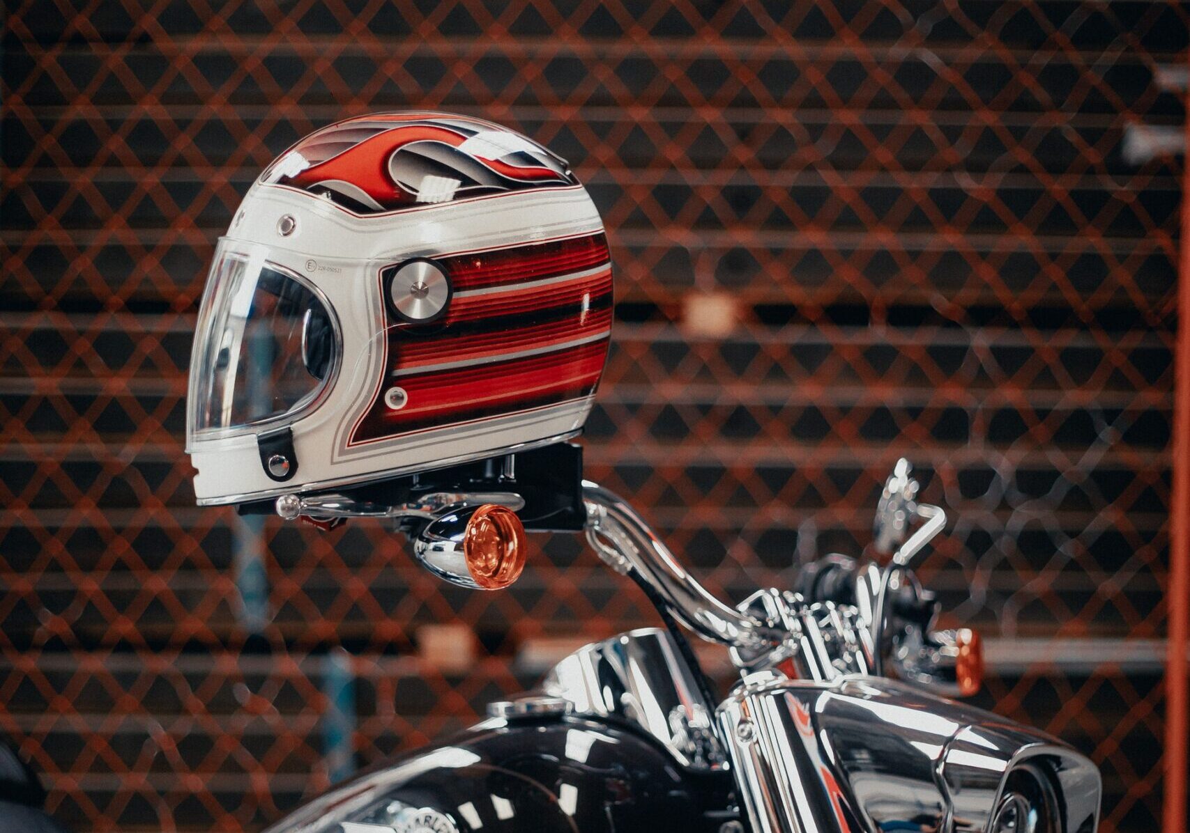 What Are Some Common Features of a Great Motorcycle Helmet Design?