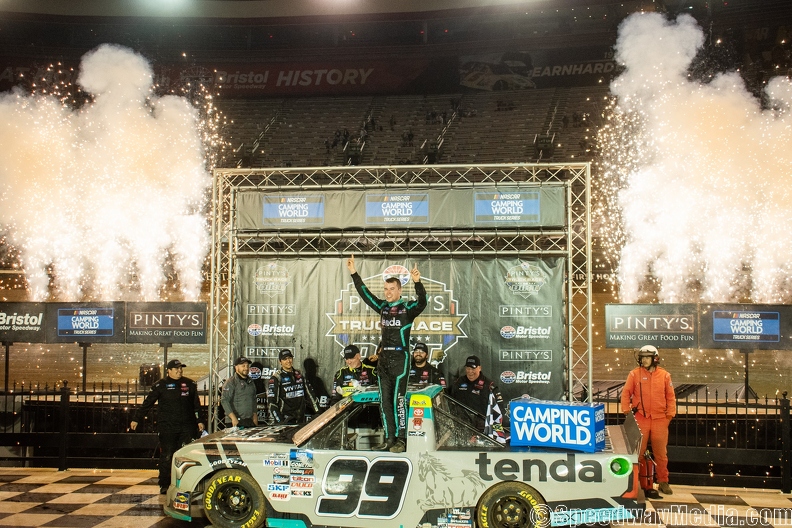 Rhodes earns dominant Truck victory at Bristol Dirt Course