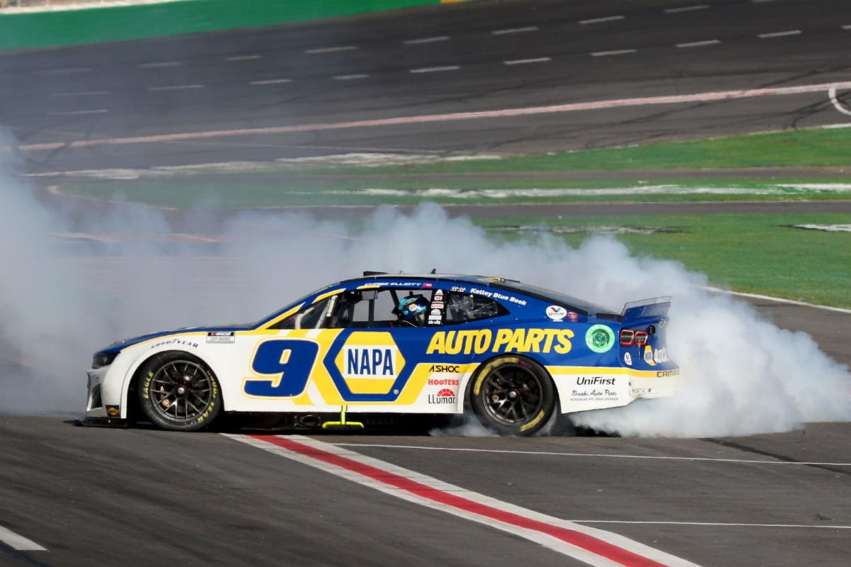 Chase Elliott wins 2022 NASCAR Cup Series Regular Season Championship