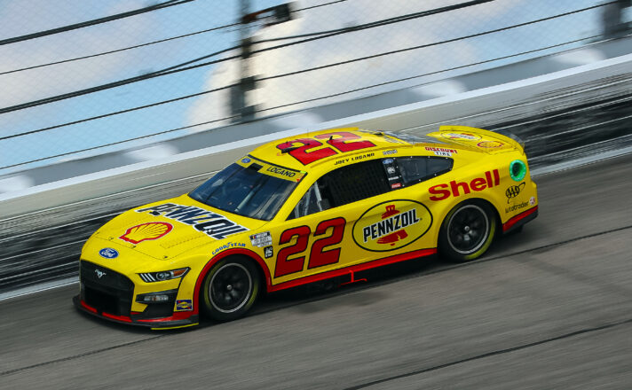 Logano grabs pole for Cook Out Southern 500 at Darlington ...