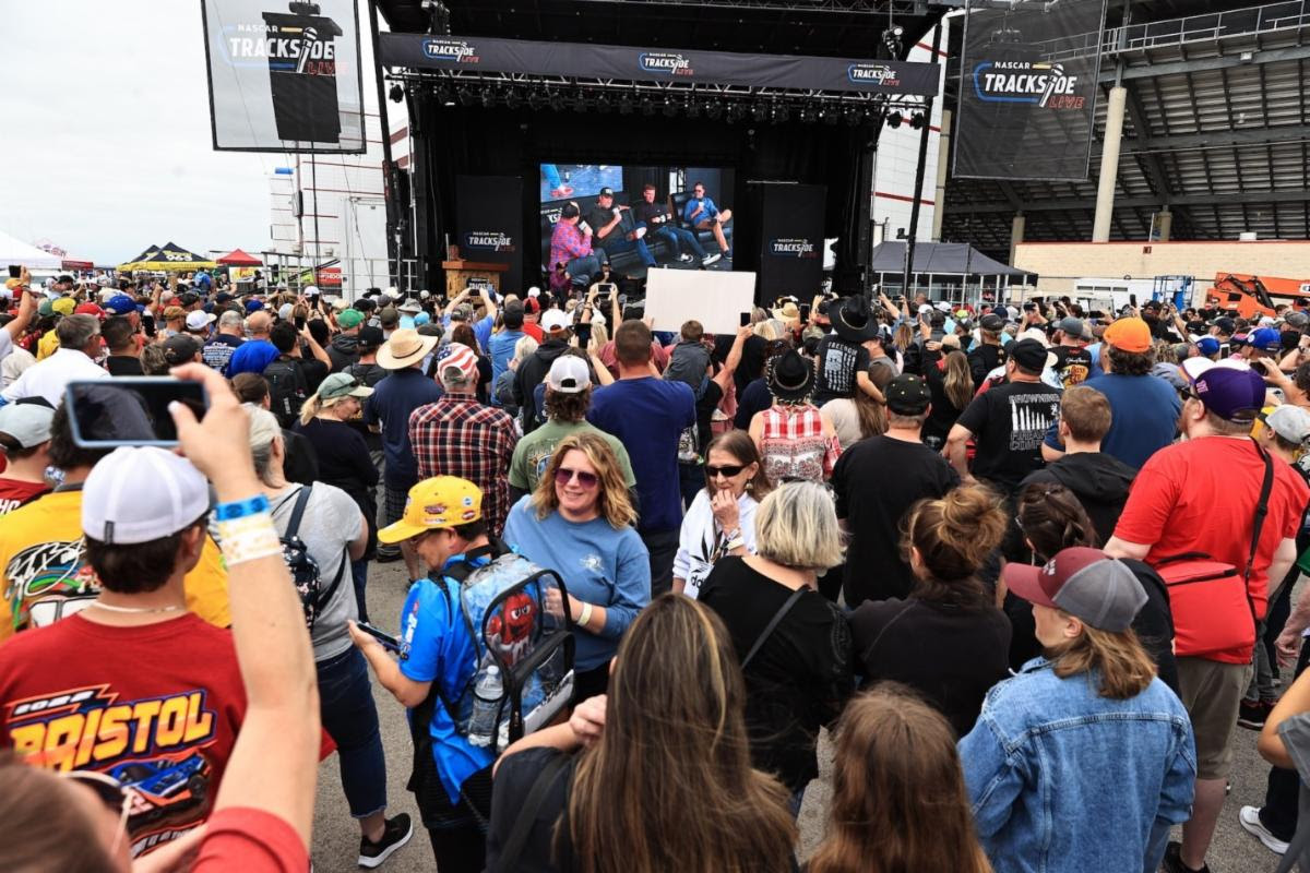 NASCAR CUP SERIES STARS HIGHLIGHT TRACKSIDE LIVE DRIVER LINEUP FOR 