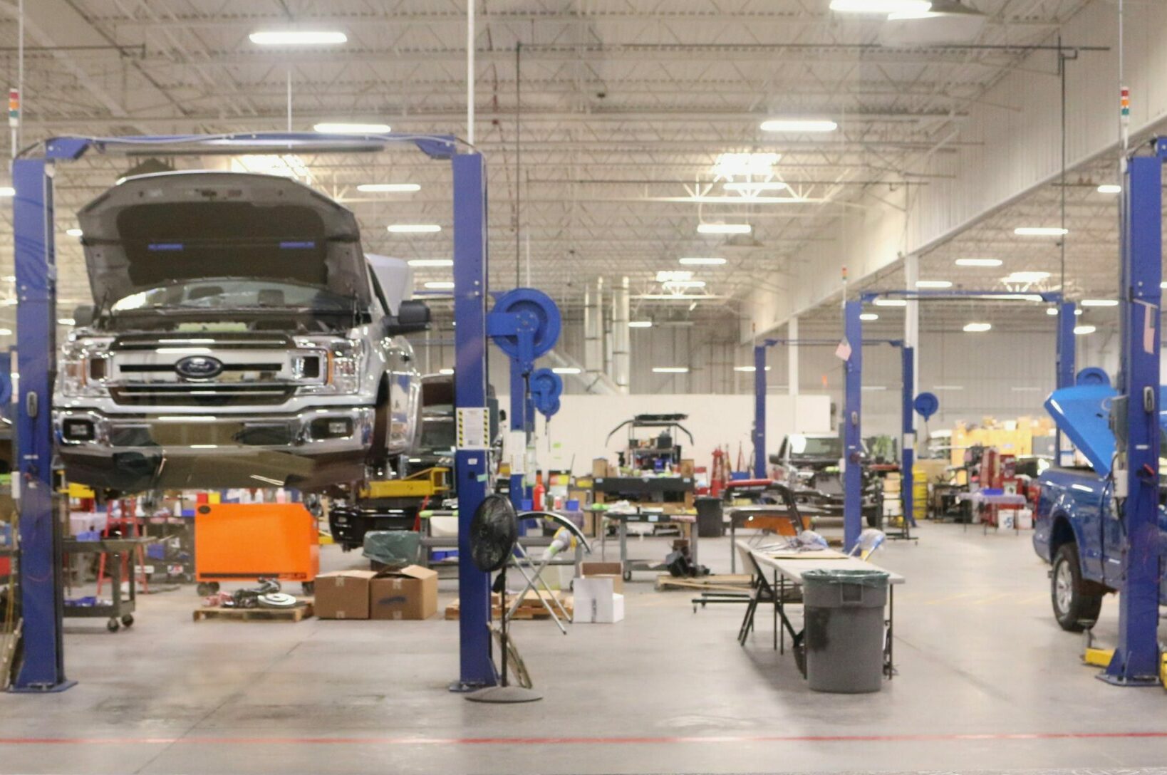 Looking For Automotive Service Centers Online? Here’s What You Need to Know