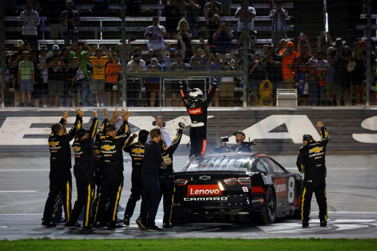 TYLER REDDICK TAKES THE TRIUMPH AT TEXAS MOTOR SPEEDWAY