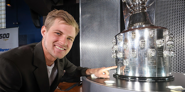 Indy 500 Winner Ericsson Unveils Image on Borg-Warner Trophy