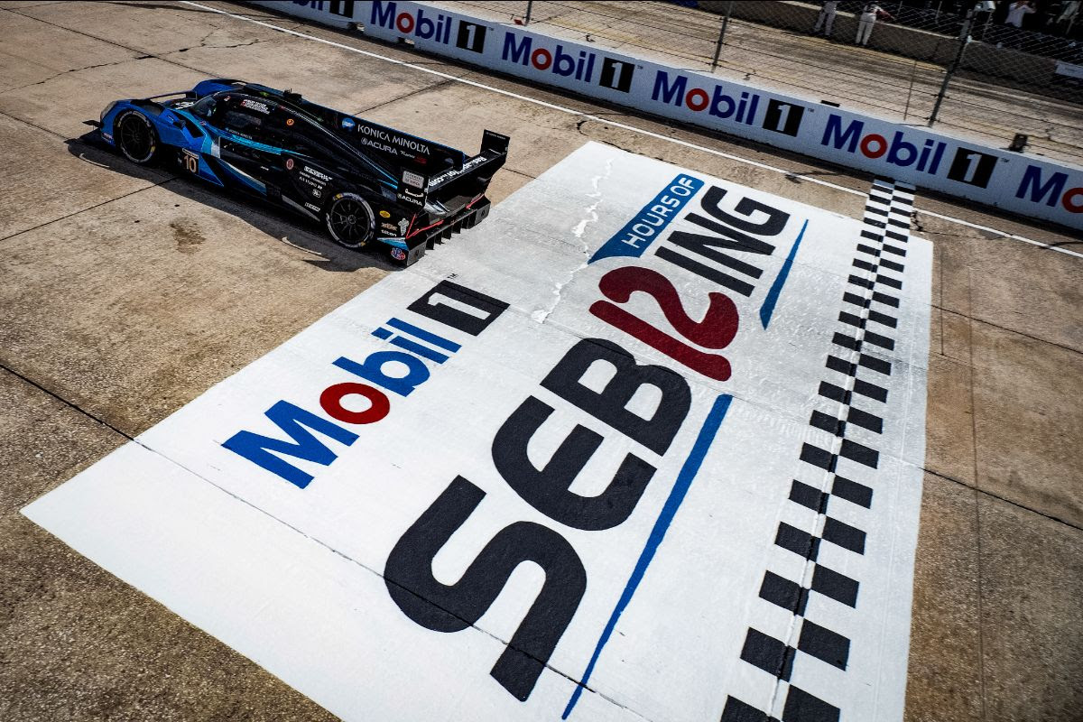 A Fight to the Finish for the No. 10 Konica Minolta Acura ARX-06 at the Mobil 1 Twelve Hours of Sebring