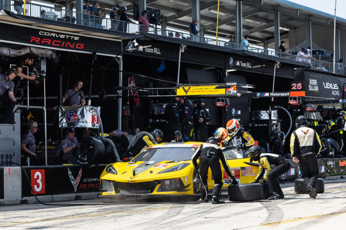 CORVETTE RACING AT SEBRING: Fifth in Late-Race Carnage