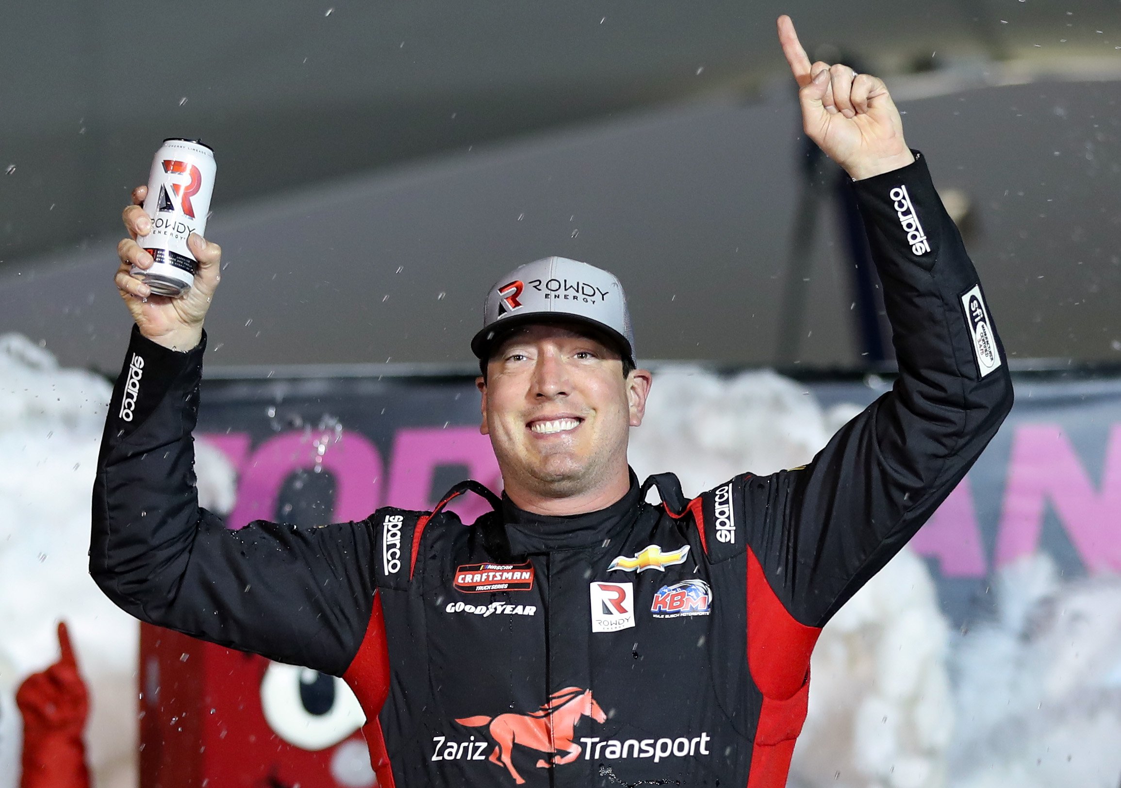 Kyle Busch dominates NASCAR Truck Series race at Las Vegas