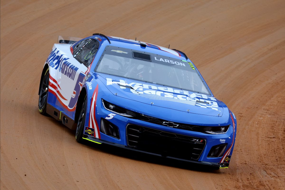 KYLE LARSON EARNS POLE FOR FOOD CITY DIRT RACE IN BUSH’S BEANS QUALIFYING SATURDAY AT BRISTOL MOTOR SPEEDWAY