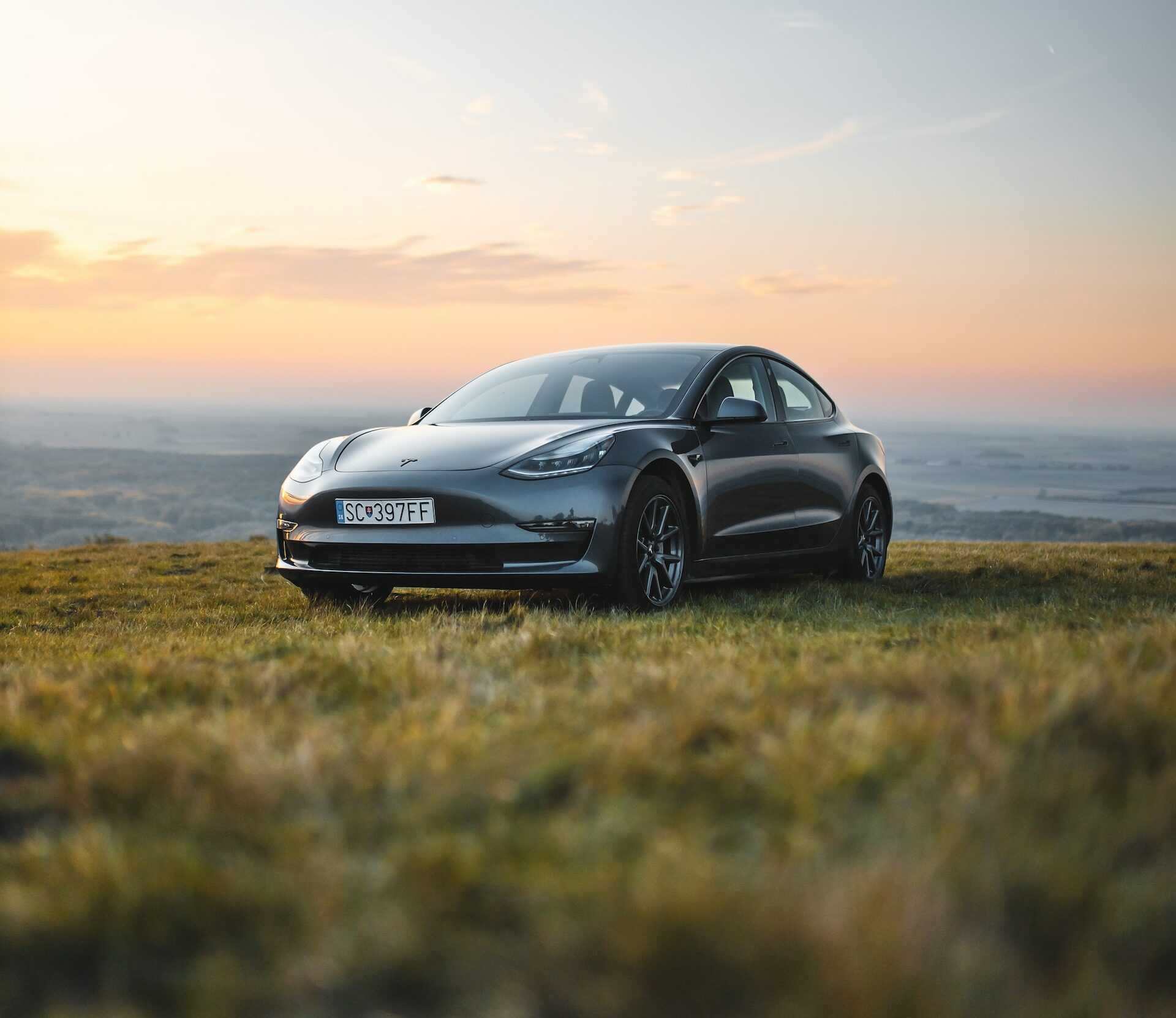 Leasing a Tesla: A Beginner’s Guide to Sustainable Luxury