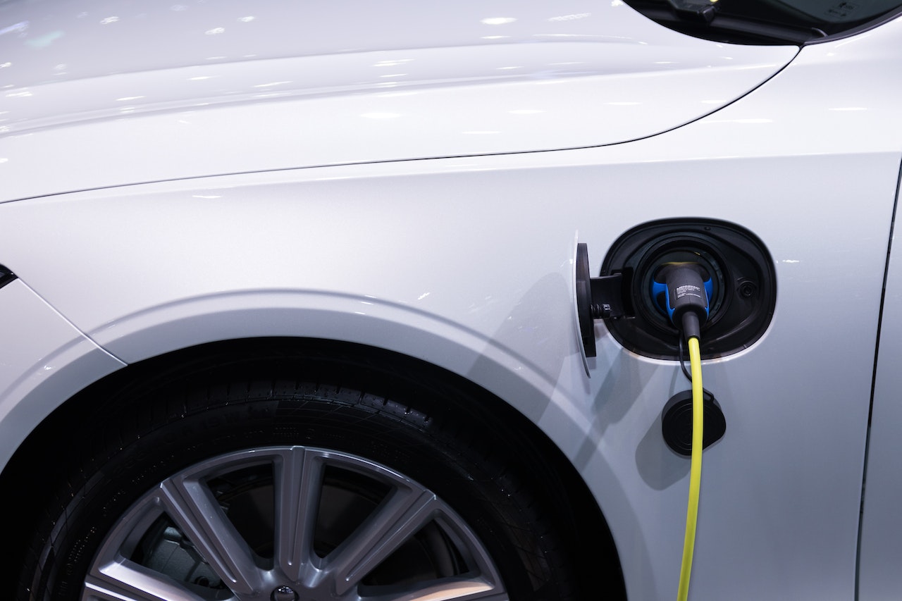 4 Reasons to Buy an Electric Car