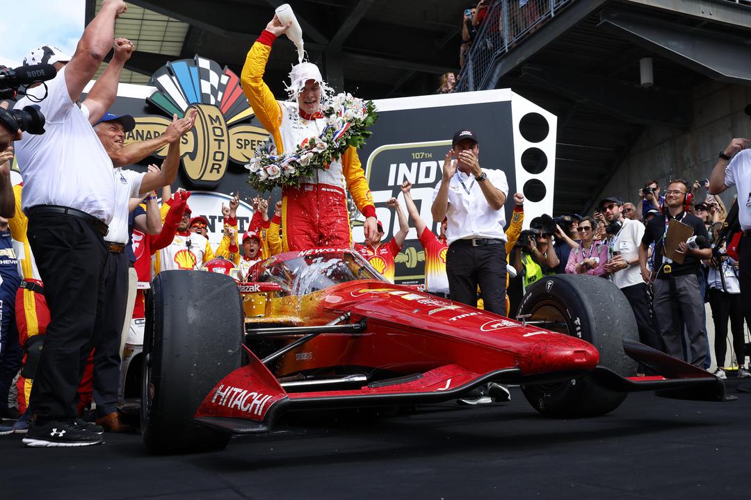 Newgarden steals Indy 500 victory