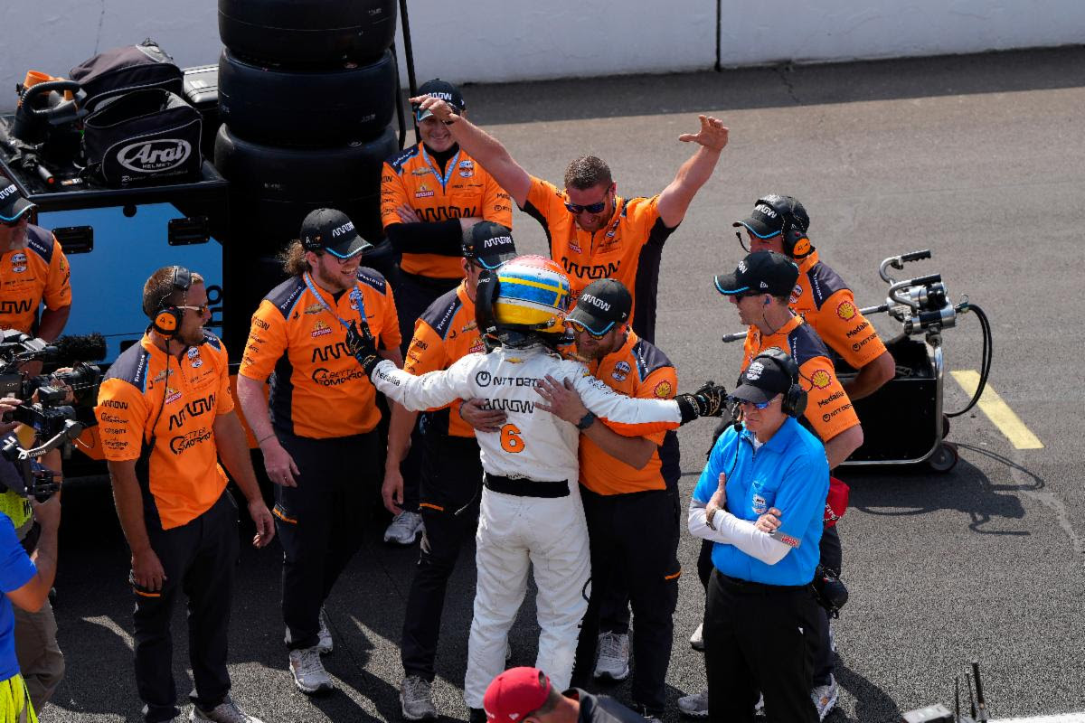 CHEVROLET INDYCAR AT INDIANAPOLIS 500: TEAM CHEVY SATURDAY QUALIFYING REPORT