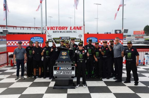 Ty Gibbs, No. 54 Joe Gibbs Racing Crew Capture NASCAR Pit Crew Challenge presented by Mechanix Wear