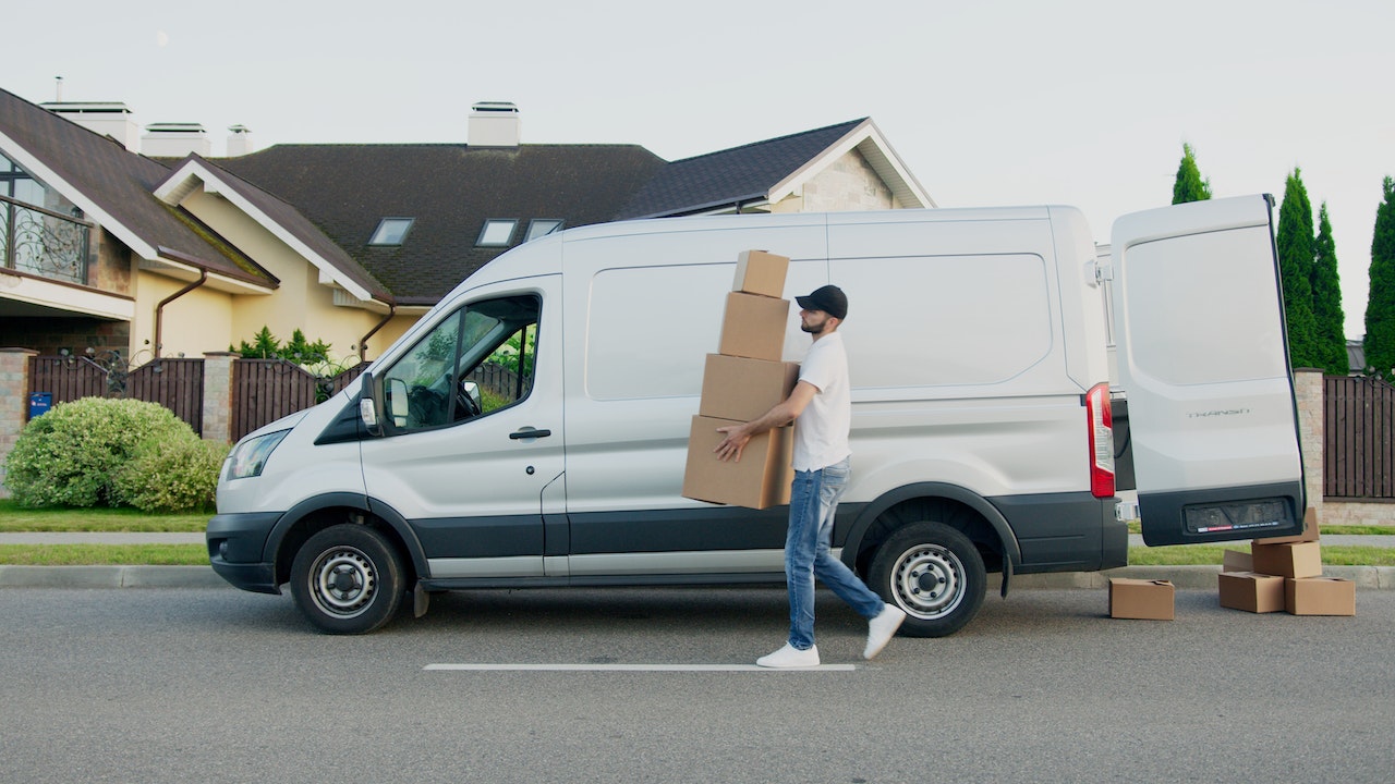 How Hiring Vehicles On Demand Can Give Your Business a Competitive Advantage
