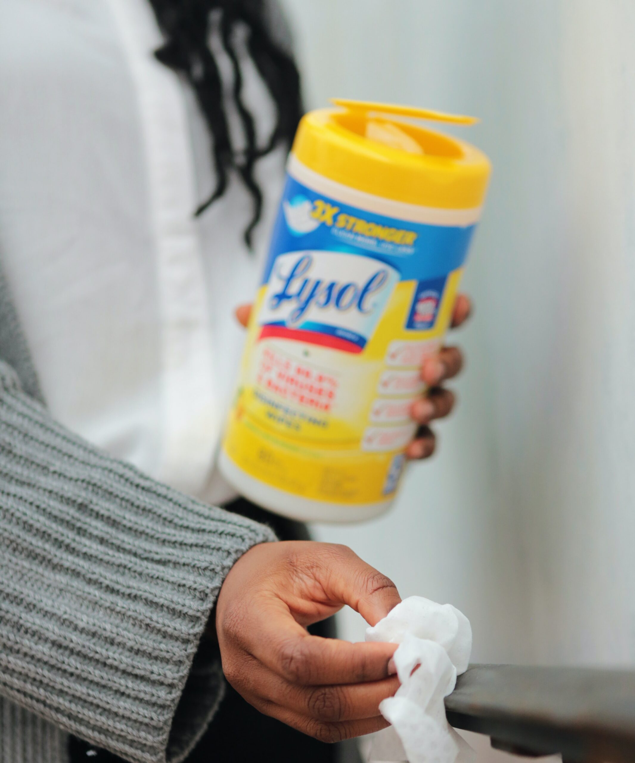 Bringing Disinfecting Wipes to the Gym: A Guide to Staying Safe and Healthy