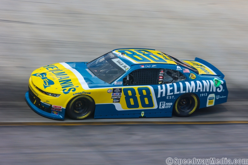 Earnhardt Jr. finishes 30th at Bristol amid late ignition issues