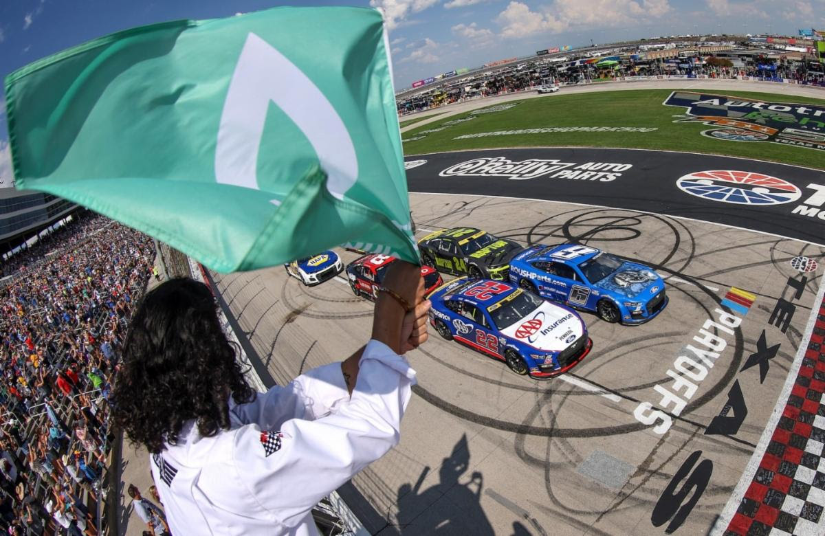 ‘FAST FIVE’ STORYLINES TO WATCH DURING AUTOTRADER ECHOPARK AUTOMOTIVE 400 NASCAR PLAYOFFS WEEKEND