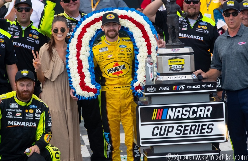 Blaney edges Harvick in thrilling finish to win at Talladega, clinch Playoff’s Round of 8 berth