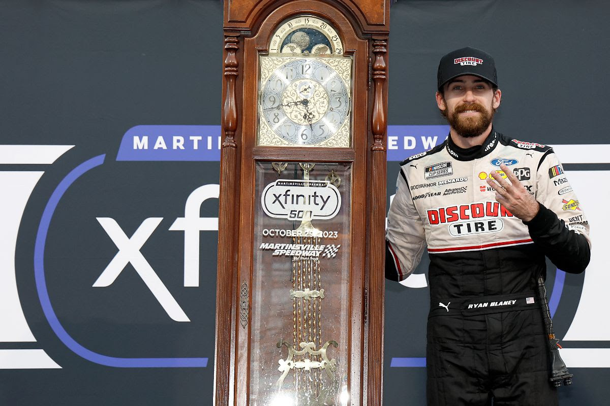 RYAN BLANEY WINS AT MARTINSVILLE, ADVANCES TO ROUND OF 4