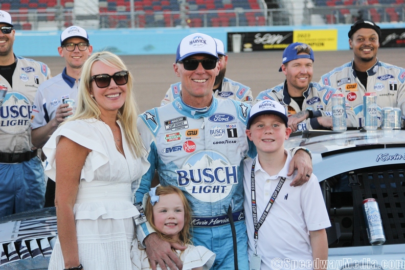 Harvick finishes 7th in final Cup Series career start at Phoenix