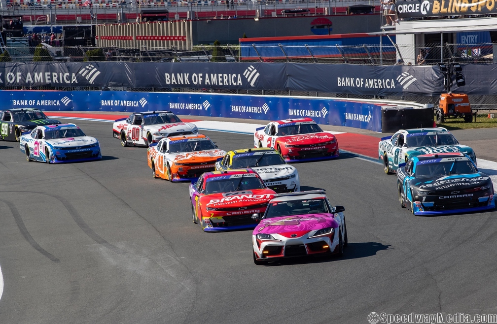 What are the challenges that face drivers that switch from F1 to NASCAR?