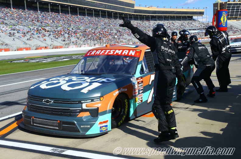 Kyle Busch scores first Truck victory with Spire Motorsports at Atlanta