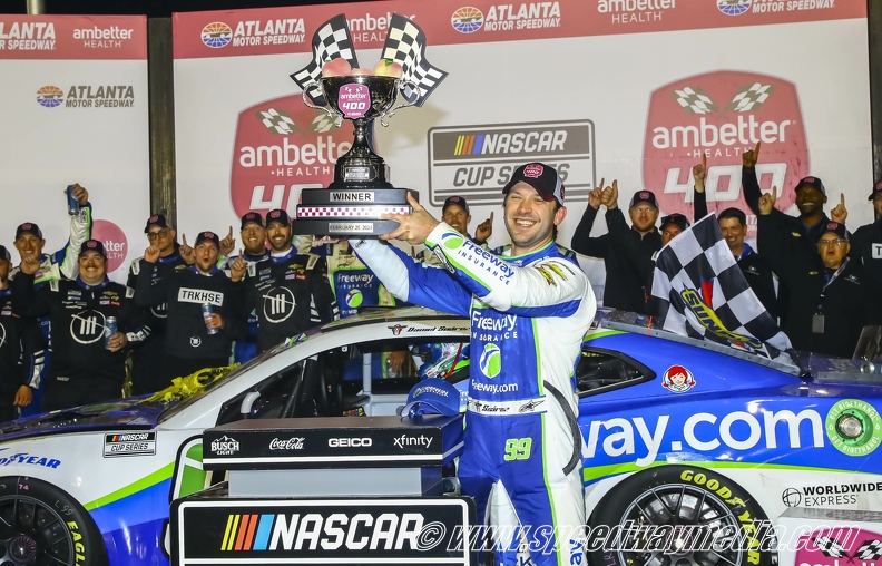 Suárez edges Blaney and Busch in three-wide finish for second Cup career victory at Atlanta