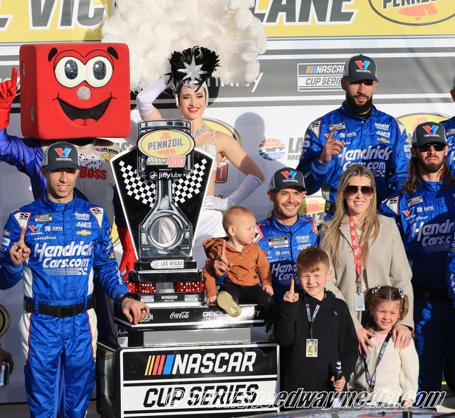 Larson dominates for first Cup victory of 2024 at Las Vegas