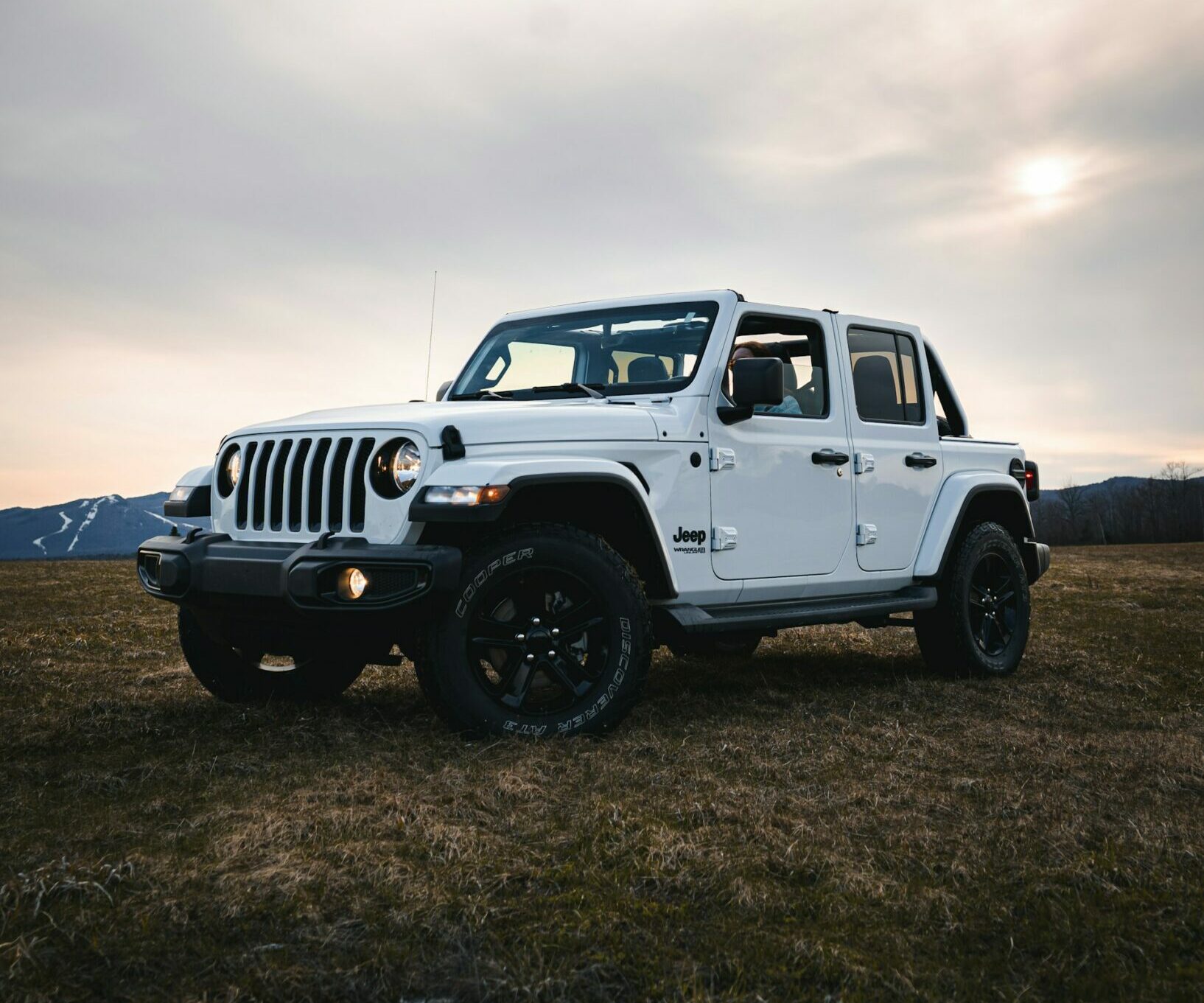 Navigating the Trail: Inside Insights from a Jeep Dealership