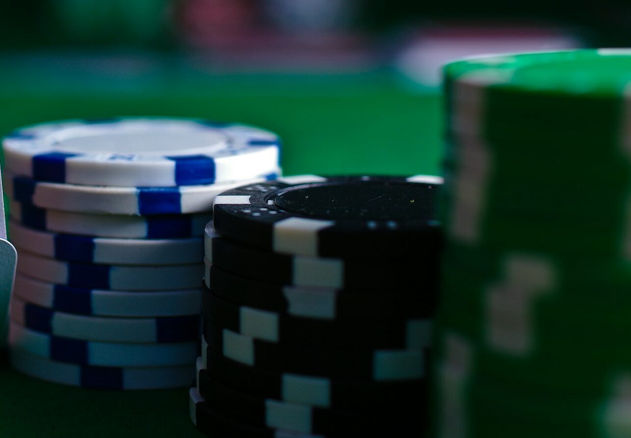 How to play online casino games?