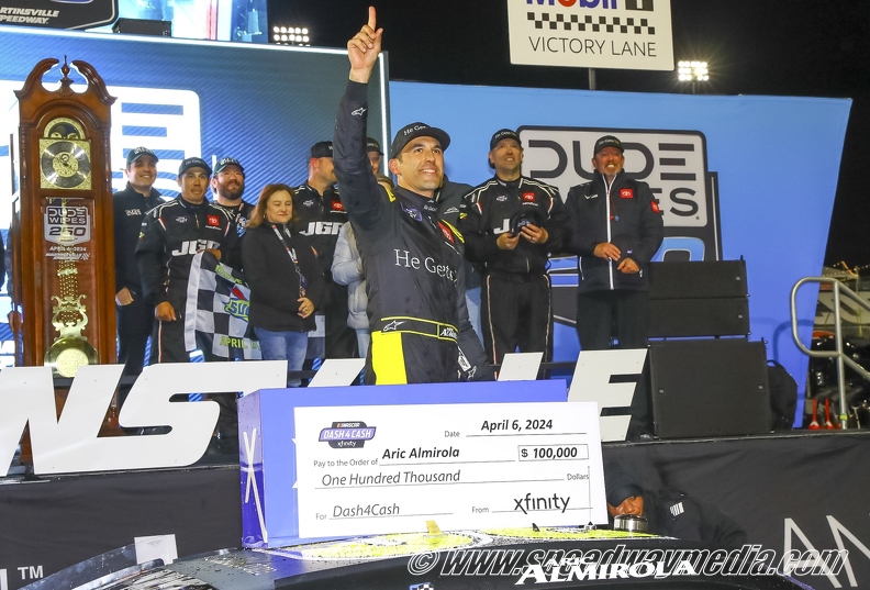 Almirola cashes in for thrilling Xfinity victory at Martinsville