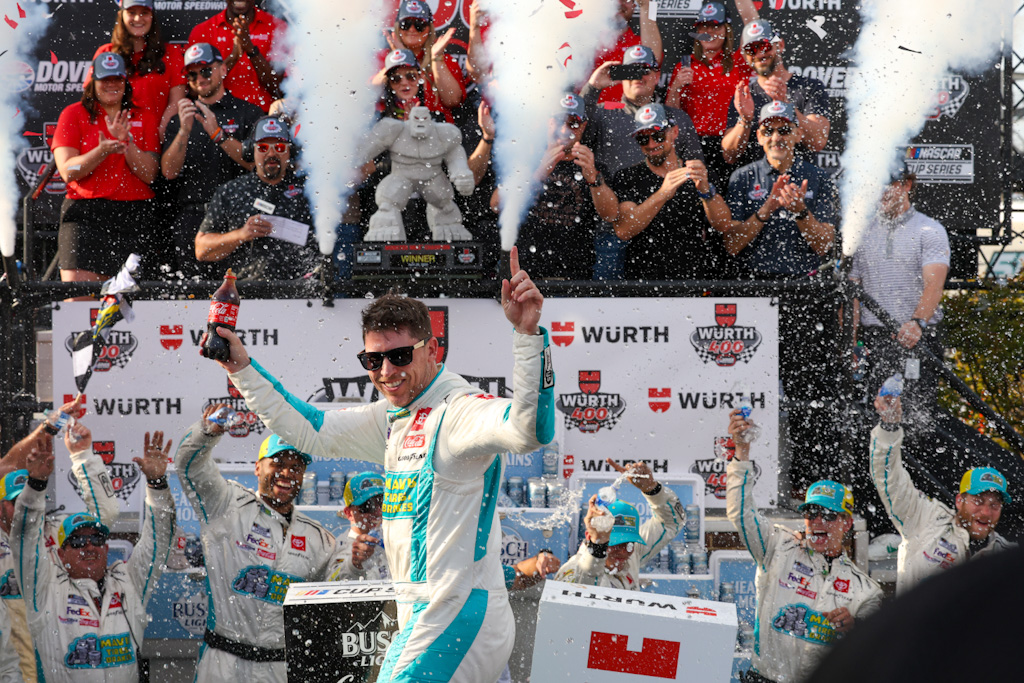 Hamlin fends off Larson for third Cup victory of 2024 at Dover