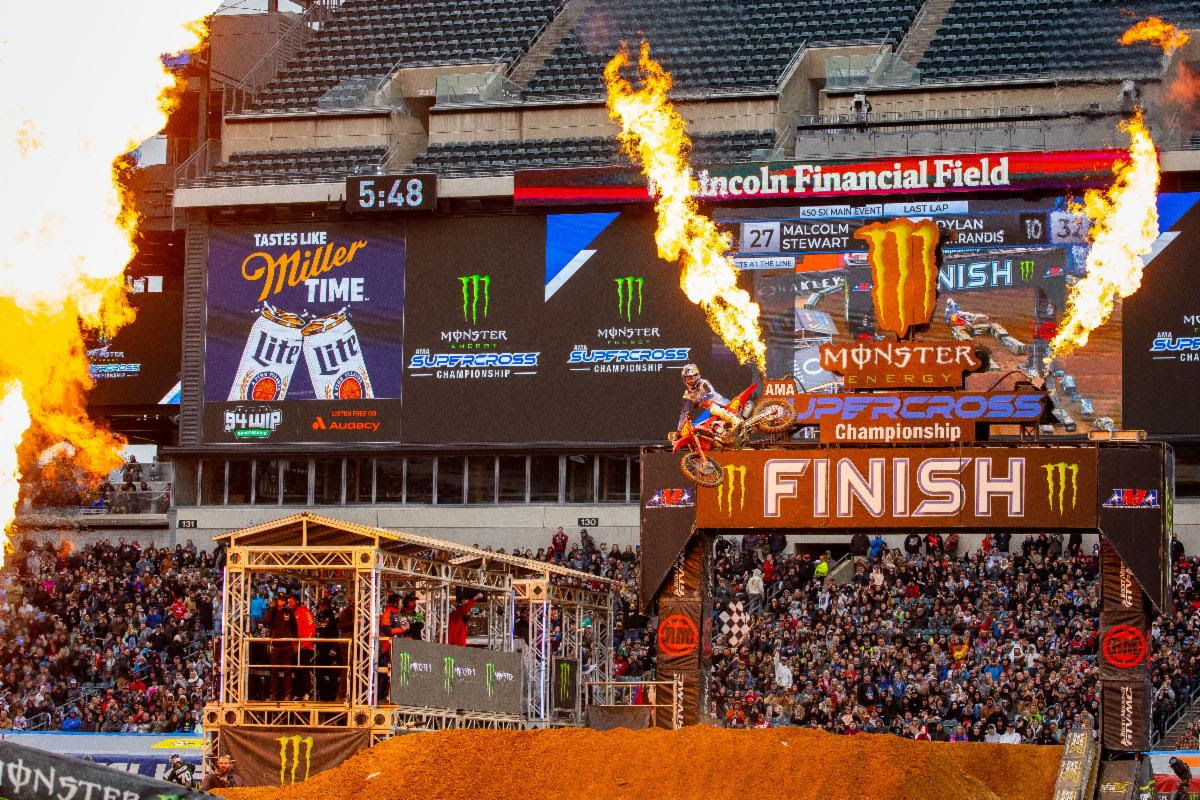 Jett Lawrence Nabs Philadelphia Supercross Win and Extends Points Lead