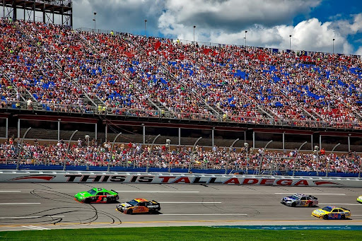 What Should You Consider in Your NASCAR Betting Analysis?