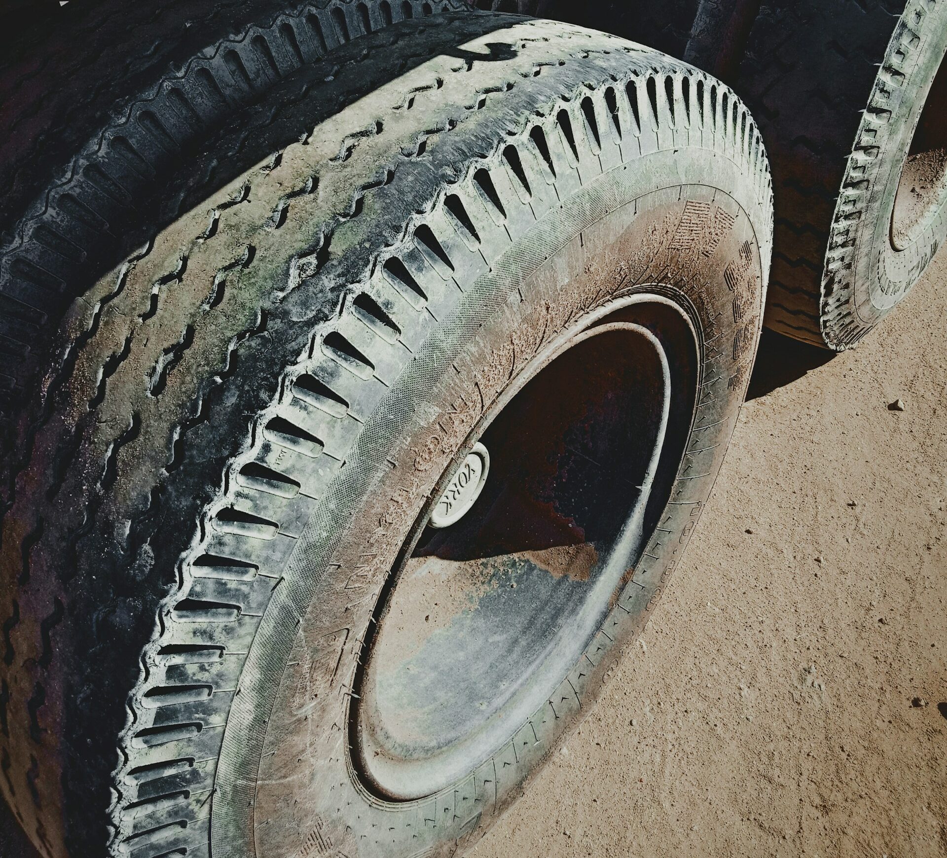 Ball Bearings vs. Roller Bearings: What’s the Difference and Why Does It Matter?