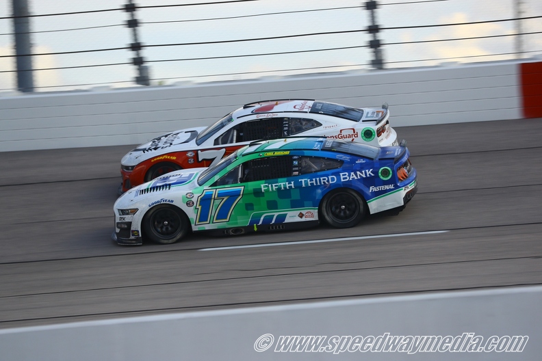 Buescher, Reddick involved in post-race altercation amid late-race battle at Darlington