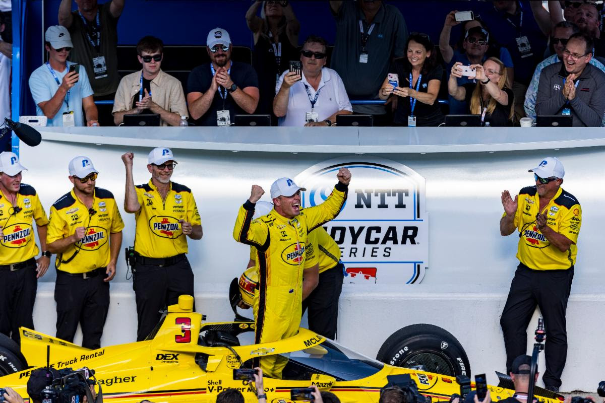 CHEVROLET INDYCAR AT INDIANAPOLIS: Team Chevy Sunday Qualifying Report