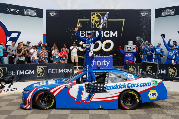 High Roller: Elliott Prevails In BetMGM 300 Thriller