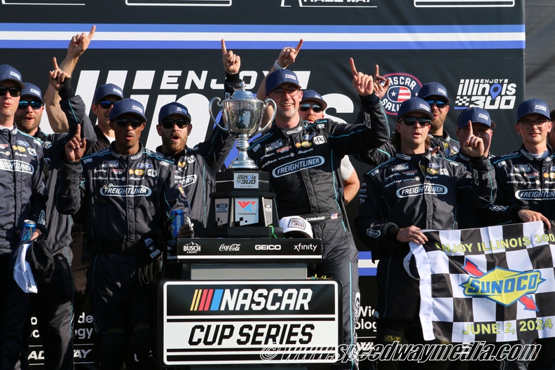 Cindric benefits from Blaney’s last-lap misfortune for a wild Cup victory at Gateway