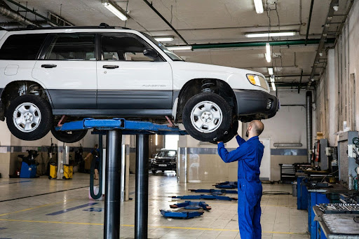 4 Crucial Safety Tips for Automotive Repair Shops